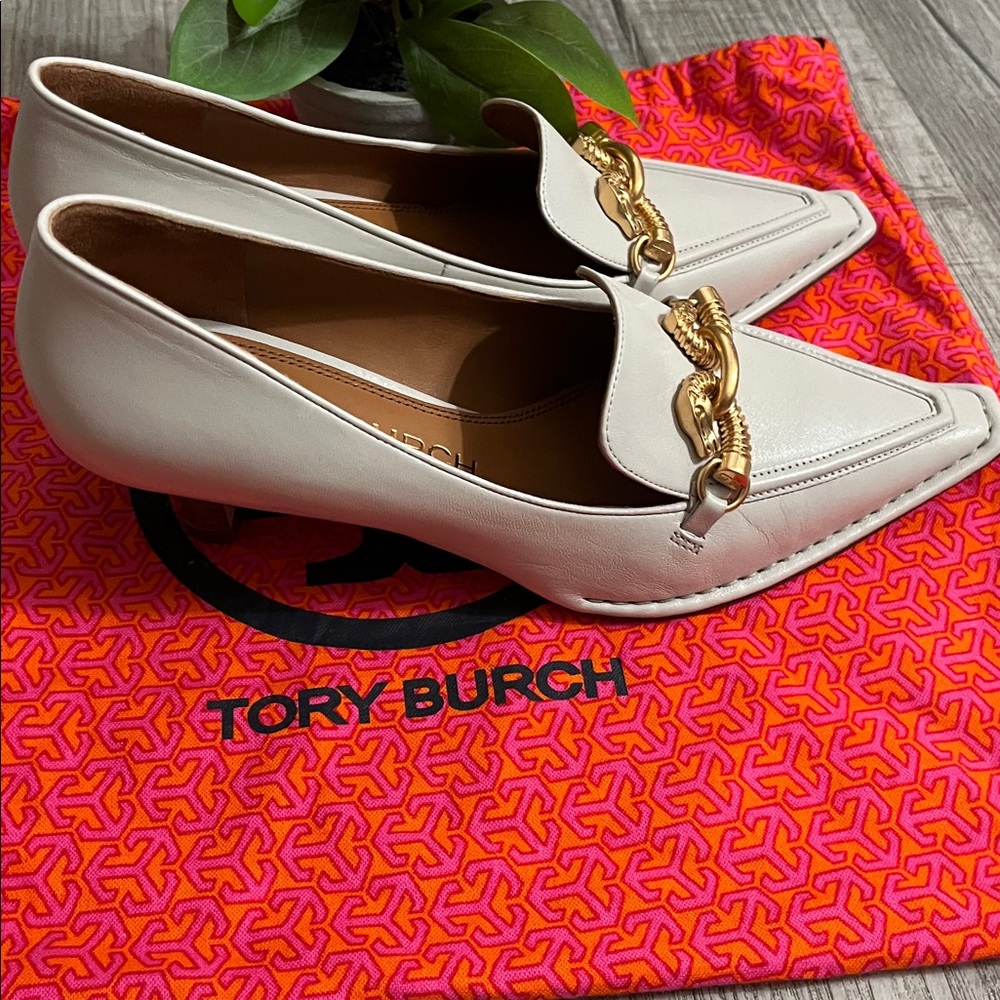 Tory Burch Jessa Shoes - Picture 5 of 16